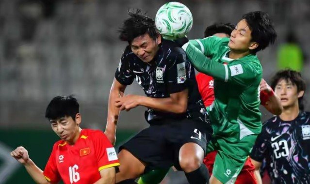 开云APP-亚足联确认！国足又一猛将复出，韩国爆冷输越南，日本压力骤增！