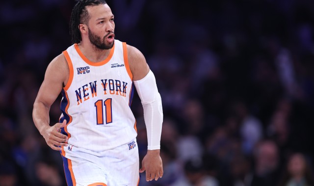 😏布伦森今年季后赛已10次30+5,NBA历史第四人
